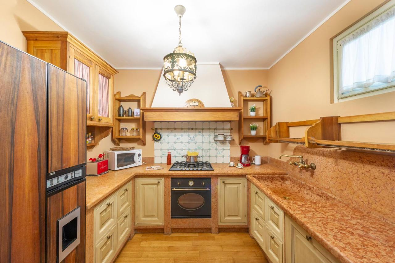 Villa Pratello Padenghe sul Garda Esterno foto